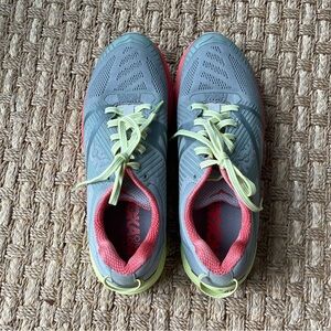 Hoka One One Tracer 2 size 7.5